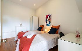 Host Wise - Sweet Bright Flats - City Center